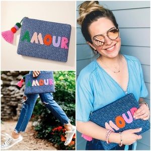 Amour Pouch